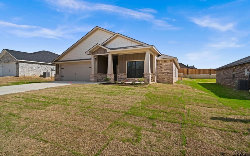 16221 Crossing Circle, Lindale, TX 75771, 3 Bedrooms Bedrooms, ,2 BathroomsBathrooms,Residential,For Sale,16221 Crossing Circle,24002584