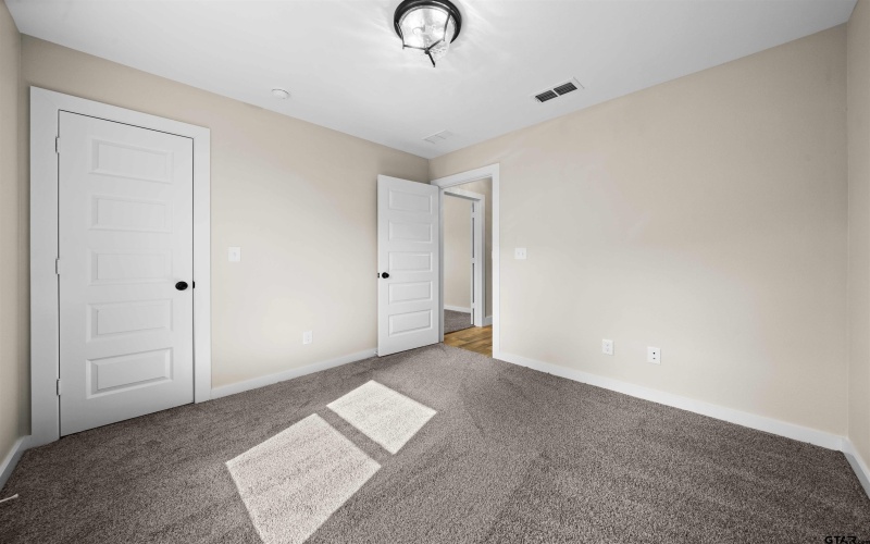 16221 Crossing Circle, Lindale, TX 75771, 3 Bedrooms Bedrooms, ,2 BathroomsBathrooms,Residential,For Sale,16221 Crossing Circle,24002584