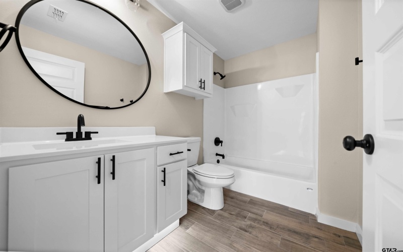 16221 Crossing Circle, Lindale, TX 75771, 3 Bedrooms Bedrooms, ,2 BathroomsBathrooms,Residential,For Sale,16221 Crossing Circle,24002584