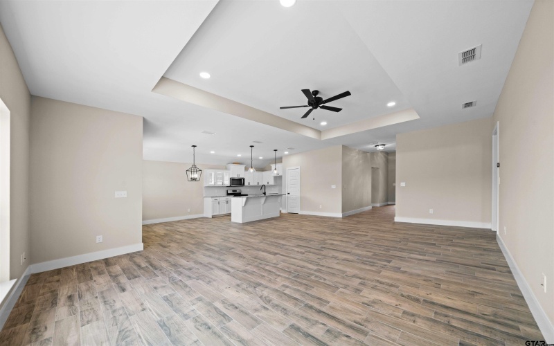16221 Crossing Circle, Lindale, TX 75771, 3 Bedrooms Bedrooms, ,2 BathroomsBathrooms,Residential,For Sale,16221 Crossing Circle,24002584
