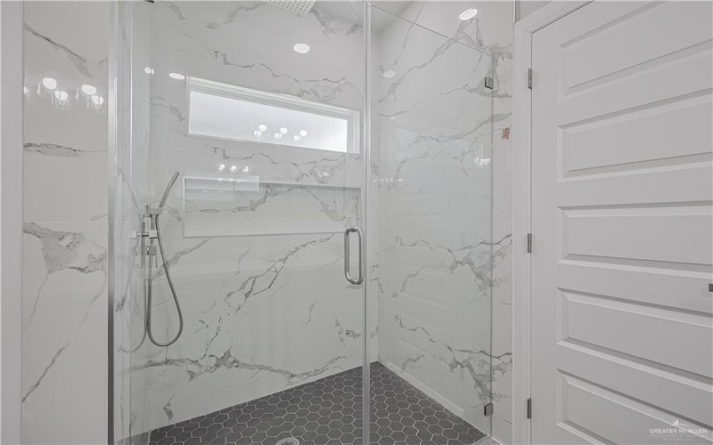 8043 N 50th Street, McAllen, TX 78504, 3 Habitaciones Habitaciones , ,2 BañosBaños,Residential,En Venta,8043 N 50th Street,470368