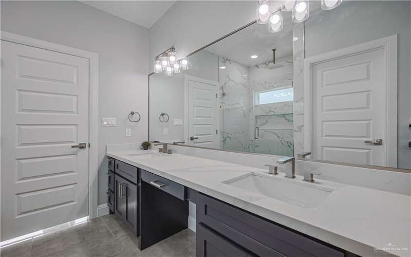 8043 N 50th Street, McAllen, TX 78504, 3 Habitaciones Habitaciones , ,2 BañosBaños,Residential,En Venta,8043 N 50th Street,470368