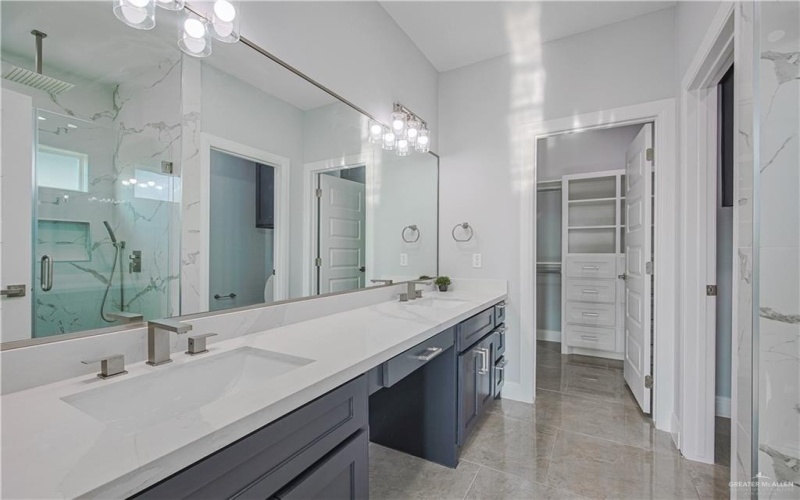 8043 N 50th Street, McAllen, TX 78504, 3 Habitaciones Habitaciones , ,2 BañosBaños,Residential,En Venta,8043 N 50th Street,470368