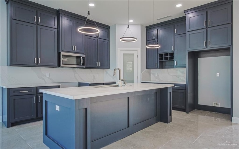 8043 N 50th Street, McAllen, TX 78504, 3 Habitaciones Habitaciones , ,2 BañosBaños,Residential,En Venta,8043 N 50th Street,470368