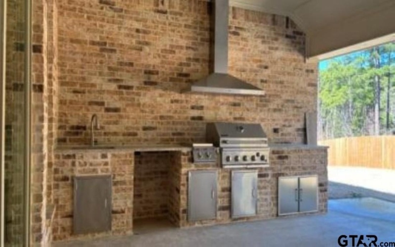 7924 Crooked Trail, Tyler, TX 75703, 5 Bedrooms Bedrooms, ,3 BathroomsBathrooms,Residential,For Sale,7924 Crooked Trail,24007128