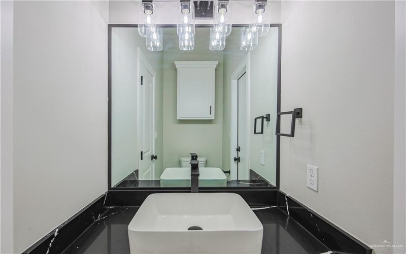 8038 N 51st Street, McAllen, TX 78504, 3 Habitaciones Habitaciones , ,2 BañosBaños,Residential,En Venta,8038 N 51st Street,470371