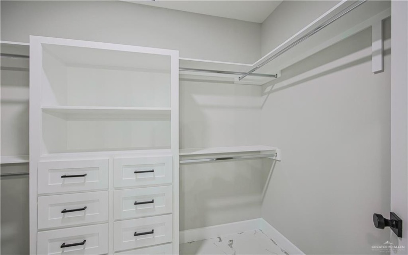 8038 N 51st Street, McAllen, TX 78504, 3 Habitaciones Habitaciones , ,2 BañosBaños,Residential,En Venta,8038 N 51st Street,470371