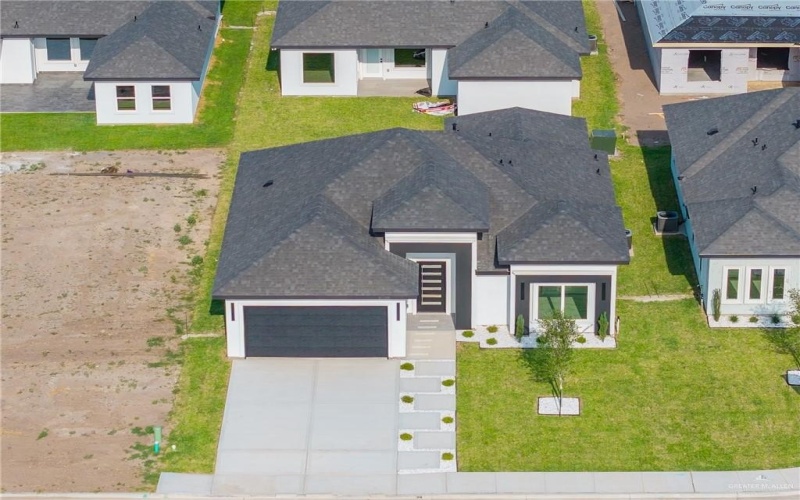 8038 N 51st Street, McAllen, TX 78504, 3 Habitaciones Habitaciones , ,2 BañosBaños,Residential,En Venta,8038 N 51st Street,470371