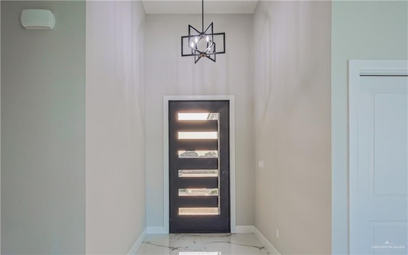 8038 N 51st Street, McAllen, TX 78504, 3 Habitaciones Habitaciones , ,2 BañosBaños,Residential,En Venta,8038 N 51st Street,470371