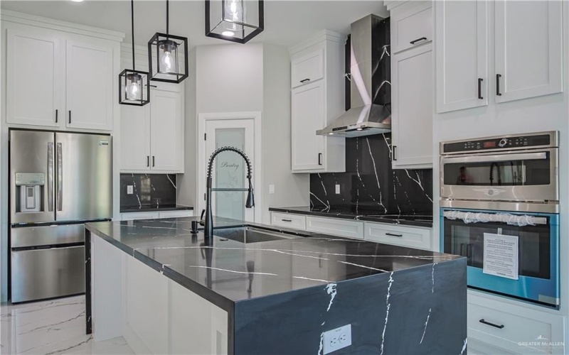 8038 N 51st Street, McAllen, TX 78504, 3 Habitaciones Habitaciones , ,2 BañosBaños,Residential,En Venta,8038 N 51st Street,470371