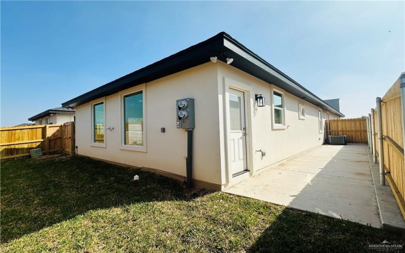 1100 Sugar Garden Avenue #4, Pharr, TX 78577, 3 Bedrooms Bedrooms, ,2 BathroomsBathrooms,Residential Lease,For Rent,1100 Sugar Garden Avenue,470421