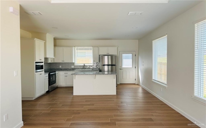 1100 Sugar Garden Avenue #4, Pharr, TX 78577, 3 Bedrooms Bedrooms, ,2 BathroomsBathrooms,Residential Lease,For Rent,1100 Sugar Garden Avenue,470421