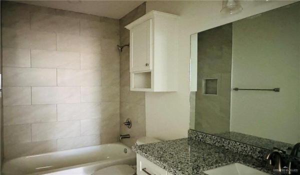 1100 Sugar Garden Avenue #4, Pharr, TX 78577, 3 Bedrooms Bedrooms, ,2 BathroomsBathrooms,Residential Lease,For Rent,1100 Sugar Garden Avenue,470421
