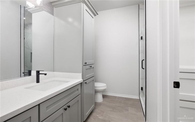 333 N Leon Avenue, Elsa, TX 78543, 3 Bedrooms Bedrooms, ,2 BathroomsBathrooms,Residential,For Sale,333 N Leon Avenue,464828