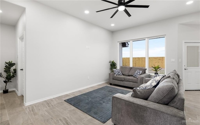 333 N Leon Avenue, Elsa, TX 78543, 3 Bedrooms Bedrooms, ,2 BathroomsBathrooms,Residential,For Sale,333 N Leon Avenue,464828