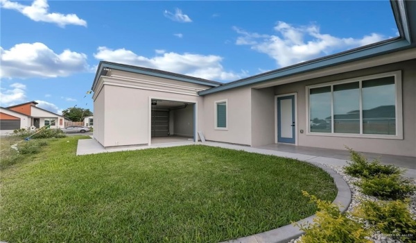 3005 N Alyna Avenue, Edinburg, TX 78541, 3 Bedrooms Bedrooms, ,2 BathroomsBathrooms,Residential,For Sale,3005 N Alyna Avenue,470426