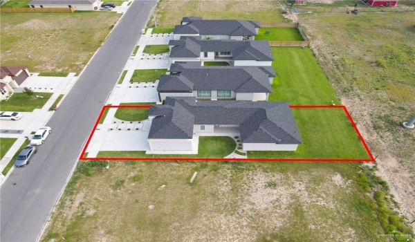 3005 N Alyna Avenue, Edinburg, TX 78541, 3 Bedrooms Bedrooms, ,2 BathroomsBathrooms,Residential,For Sale,3005 N Alyna Avenue,470426