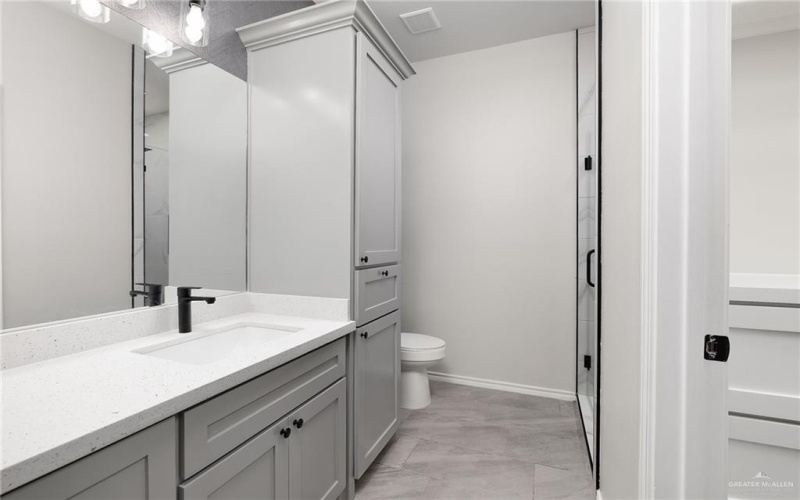 337 N Leon Avenue, Elsa, TX 78543, 3 Bedrooms Bedrooms, ,2 BathroomsBathrooms,Residential,For Sale,337 N Leon Avenue,464842