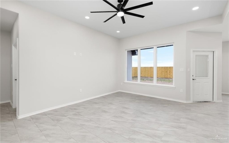 337 N Leon Avenue, Elsa, TX 78543, 3 Bedrooms Bedrooms, ,2 BathroomsBathrooms,Residential,For Sale,337 N Leon Avenue,464842