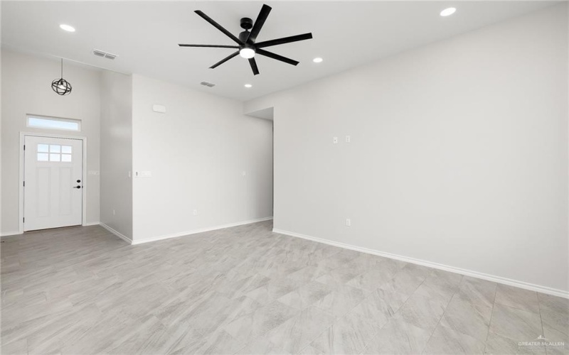337 N Leon Avenue, Elsa, TX 78543, 3 Bedrooms Bedrooms, ,2 BathroomsBathrooms,Residential,For Sale,337 N Leon Avenue,464842