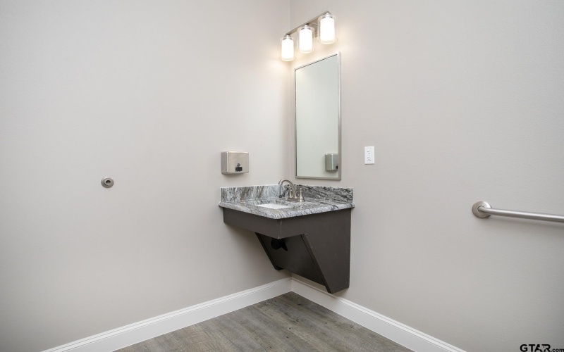 2269 Cumberland Rd, Tyler, TX 75703, ,Arrendamiento Comercial,En Alquiler,2269 Cumberland Rd,24009559