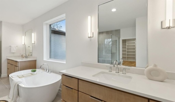 552 Brookhurst Drive, Dallas, TX 75218, 4 Habitaciones Habitaciones , ,5 BañosBaños,Residential,En Venta,552 Brookhurst Drive,20866511