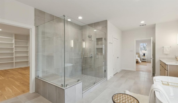 552 Brookhurst Drive, Dallas, TX 75218, 4 Habitaciones Habitaciones , ,5 BañosBaños,Residential,En Venta,552 Brookhurst Drive,20866511