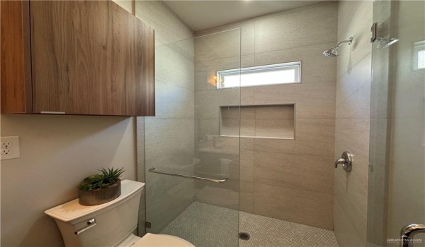 3308 Duke Avenue, McAllen, TX 78504, 2 Bedrooms Bedrooms, ,2 BathroomsBathrooms,Residential Lease,For Rent,3308 Duke Avenue,465006