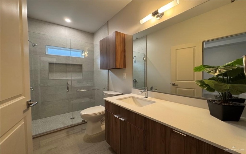3308 Duke Avenue, McAllen, TX 78504, 2 Bedrooms Bedrooms, ,2 BathroomsBathrooms,Residential Lease,For Rent,3308 Duke Avenue,465006