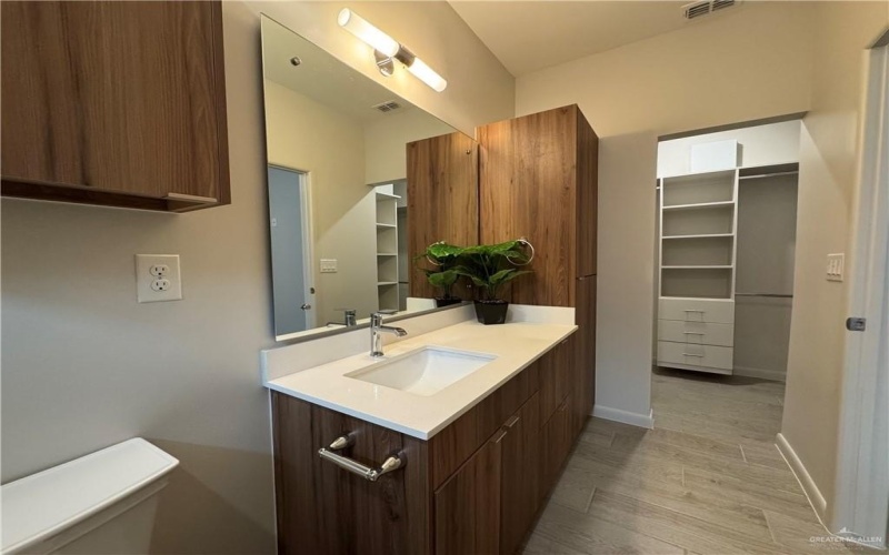 3308 Duke Avenue, McAllen, TX 78504, 2 Bedrooms Bedrooms, ,2 BathroomsBathrooms,Residential Lease,For Rent,3308 Duke Avenue,465006