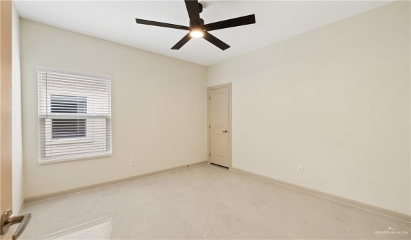 1705 W Violet Drive #B, Pharr, TX 78577, 3 Bedrooms Bedrooms, ,2 BathroomsBathrooms,Residential Lease,For Rent,1705 W Violet Drive,470474