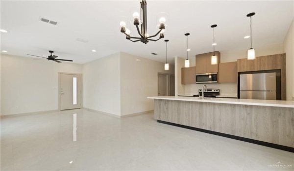 1705 W Violet Drive #B, Pharr, TX 78577, 3 Bedrooms Bedrooms, ,2 BathroomsBathrooms,Residential Lease,For Rent,1705 W Violet Drive,470474