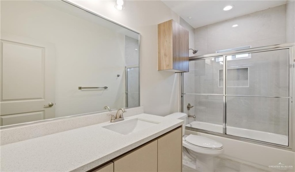 1705 W Violet Drive #B, Pharr, TX 78577, 3 Bedrooms Bedrooms, ,2 BathroomsBathrooms,Residential Lease,For Rent,1705 W Violet Drive,470474