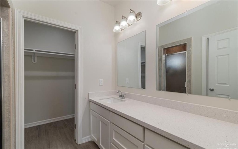 1300 E Acacia Drive, San Juan, TX 78589, 3 Habitaciones Habitaciones , ,2 BañosBaños,Residential,En Venta,1300 E Acacia Drive,465072