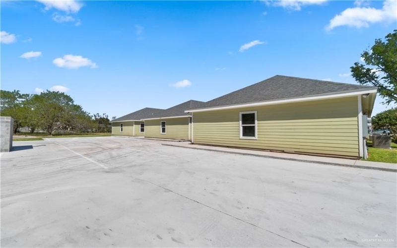 222 W Mahl Street, Edinburg, TX 78539, ,Residential Multi Family,For Sale,222 W Mahl Street,465104