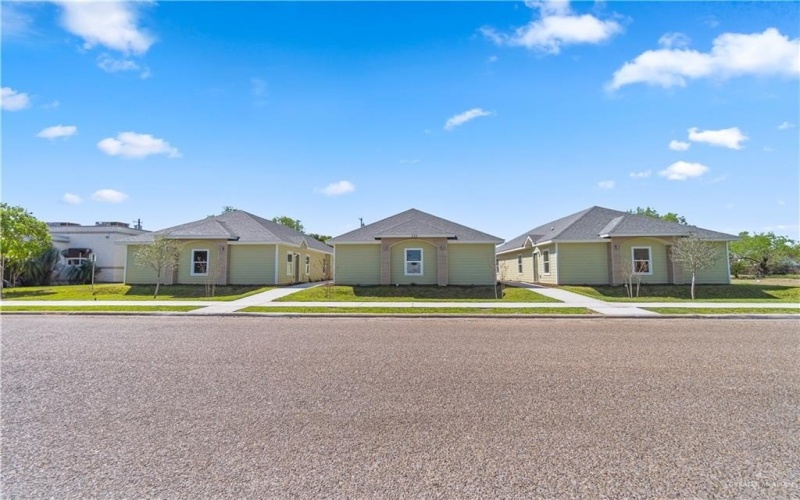 222 W Mahl Street, Edinburg, TX 78539, ,Residential Multi Family,For Sale,222 W Mahl Street,465104