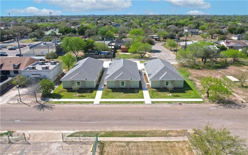 222 W Mahl Street, Edinburg, TX 78539, ,Residential Multi Family,For Sale,222 W Mahl Street,465104
