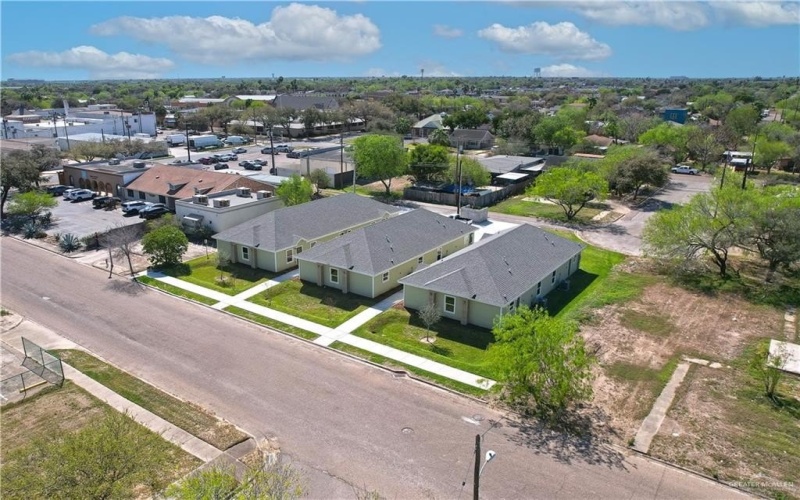 222 W Mahl Street, Edinburg, TX 78539, ,Residential Multi Family,For Sale,222 W Mahl Street,465104