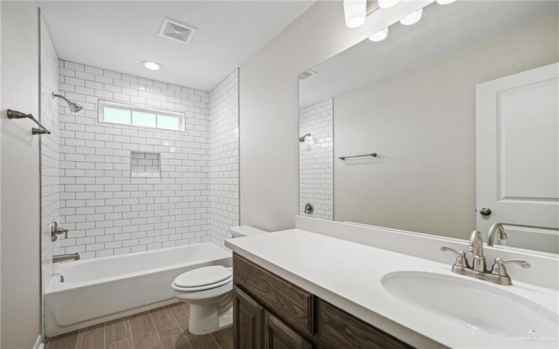 8313 N 35th Street, McAllen, TX 78504, 3 Habitaciones Habitaciones , ,2 BañosBaños,Residential,En Venta,8313 N 35th Street,470503