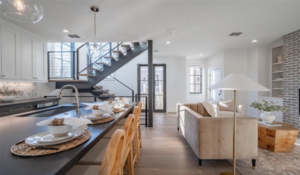 4529 Emerson Avenue #4, University Park, TX 75205, 2 Habitaciones Habitaciones , ,2 BañosBaños,Residential,En Venta,4529 Emerson Avenue,20868570