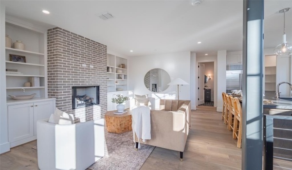 4529 Emerson Avenue #4, University Park, TX 75205, 2 Habitaciones Habitaciones , ,2 BañosBaños,Residential,En Venta,4529 Emerson Avenue,20868570