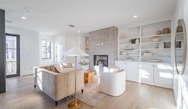 4529 Emerson Avenue #4, University Park, TX 75205, 2 Habitaciones Habitaciones , ,2 BañosBaños,Residential,En Venta,4529 Emerson Avenue,20868570