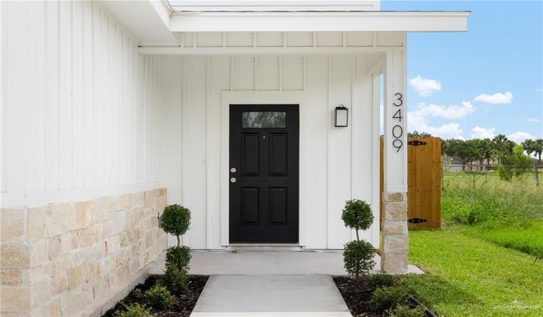 3409 Emma Drive, Weslaco, TX 78596, 3 Bedrooms Bedrooms, ,2 BathroomsBathrooms,Residential,For Sale,3409 Emma Drive,470529
