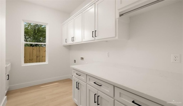 8003 N 55th Lane, McAllen, TX 78504, 4 Bedrooms Bedrooms, ,5 BathroomsBathrooms,Residential,For Sale,8003 N 55th Lane,465261