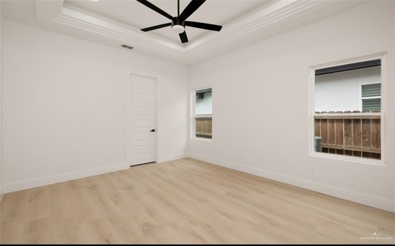 8003 N 55th Lane, McAllen, TX 78504, 4 Bedrooms Bedrooms, ,5 BathroomsBathrooms,Residential,For Sale,8003 N 55th Lane,465261
