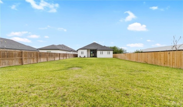 8003 N 55th Lane, McAllen, TX 78504, 4 Bedrooms Bedrooms, ,5 BathroomsBathrooms,Residential,For Sale,8003 N 55th Lane,465261