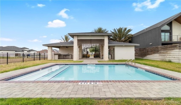 8003 N 55th Lane, McAllen, TX 78504, 4 Bedrooms Bedrooms, ,5 BathroomsBathrooms,Residential,For Sale,8003 N 55th Lane,465261