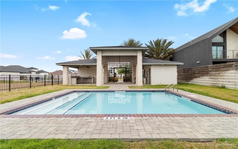 8003 N 55th Lane, McAllen, TX 78504, 4 Bedrooms Bedrooms, ,5 BathroomsBathrooms,Residential,For Sale,8003 N 55th Lane,465261