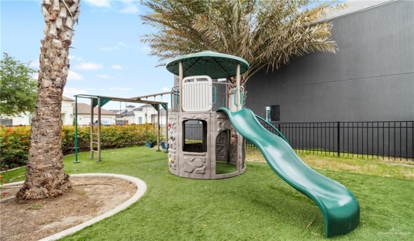 8003 N 55th Lane, McAllen, TX 78504, 4 Bedrooms Bedrooms, ,5 BathroomsBathrooms,Residential,For Sale,8003 N 55th Lane,465261