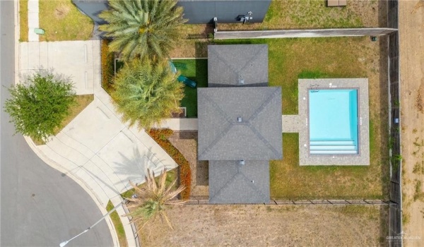 8003 N 55th Lane, McAllen, TX 78504, 4 Bedrooms Bedrooms, ,5 BathroomsBathrooms,Residential,For Sale,8003 N 55th Lane,465261